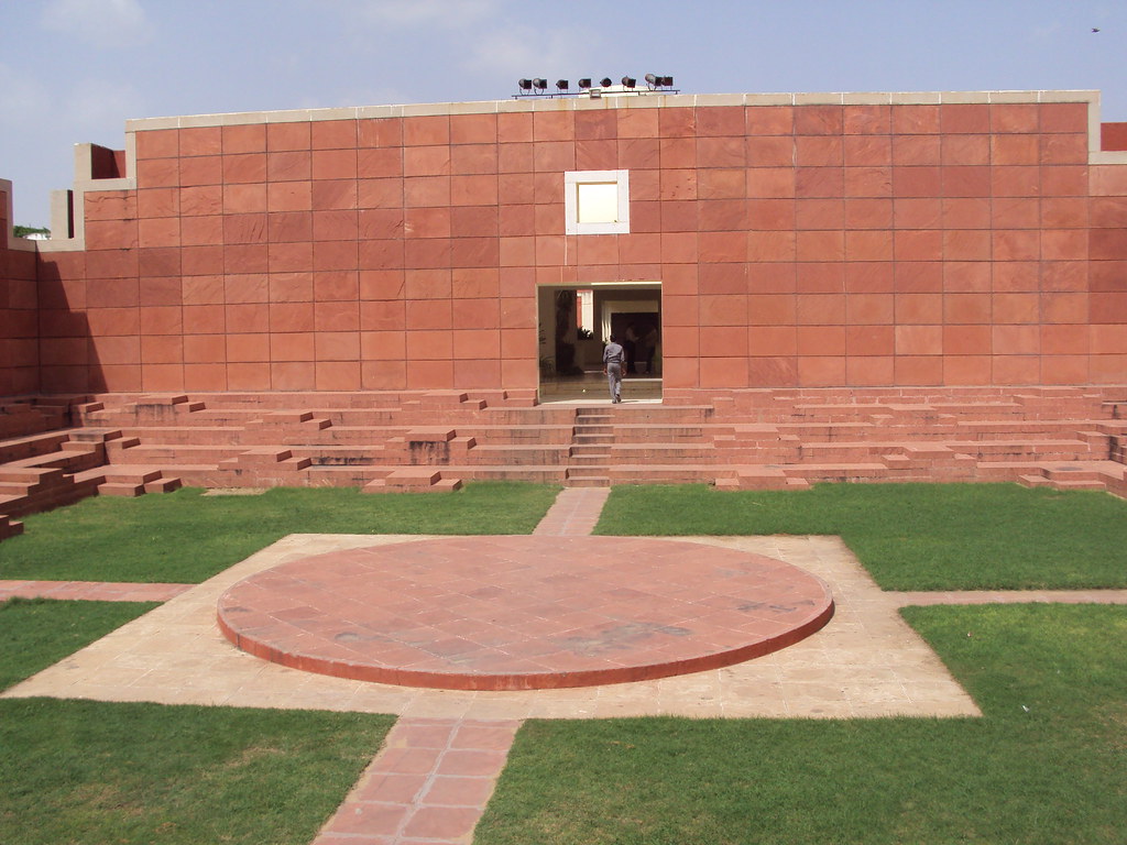 jawahar kala kendra by architect charles correa