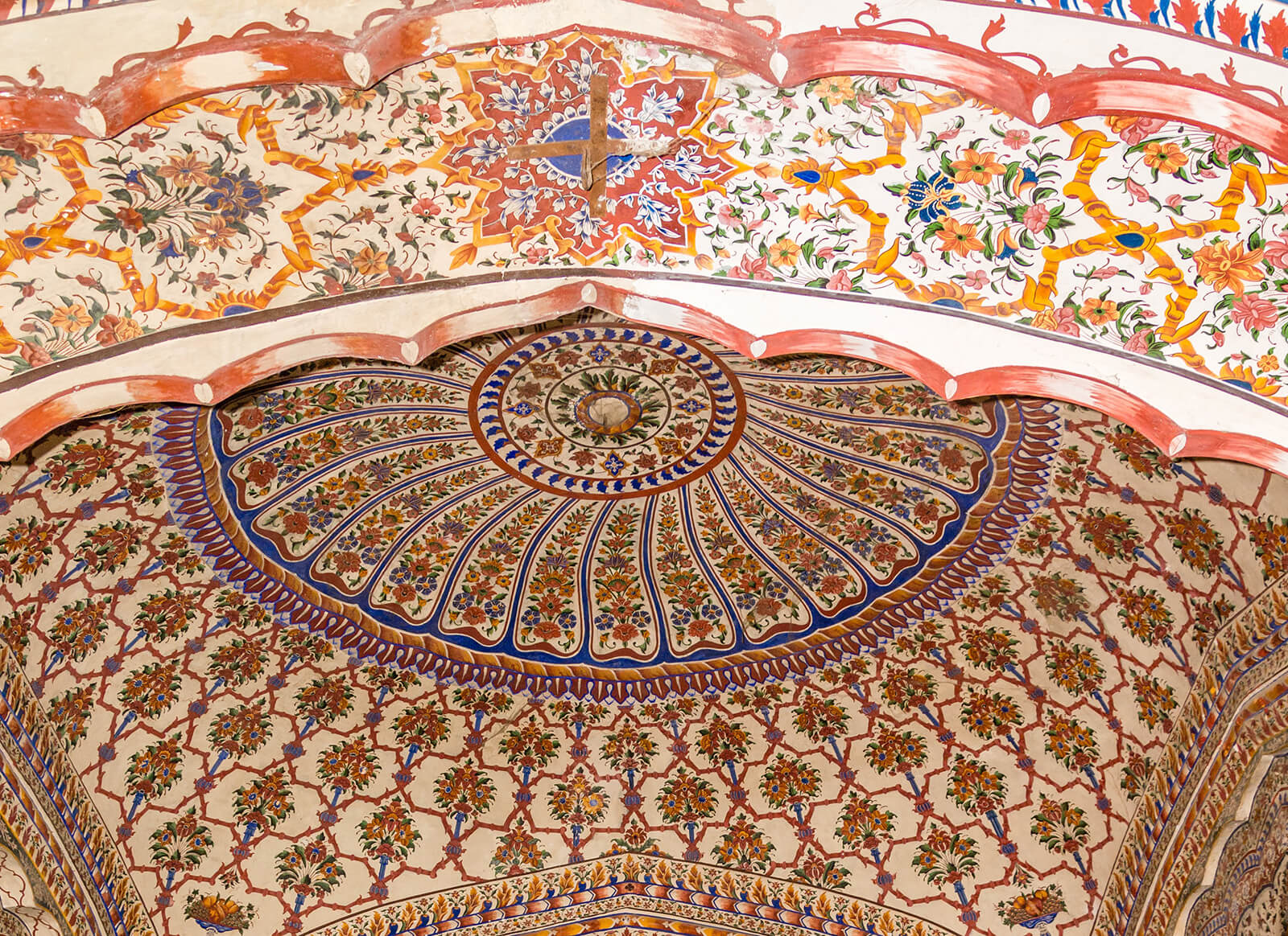 Interior of Sunehri Mosque