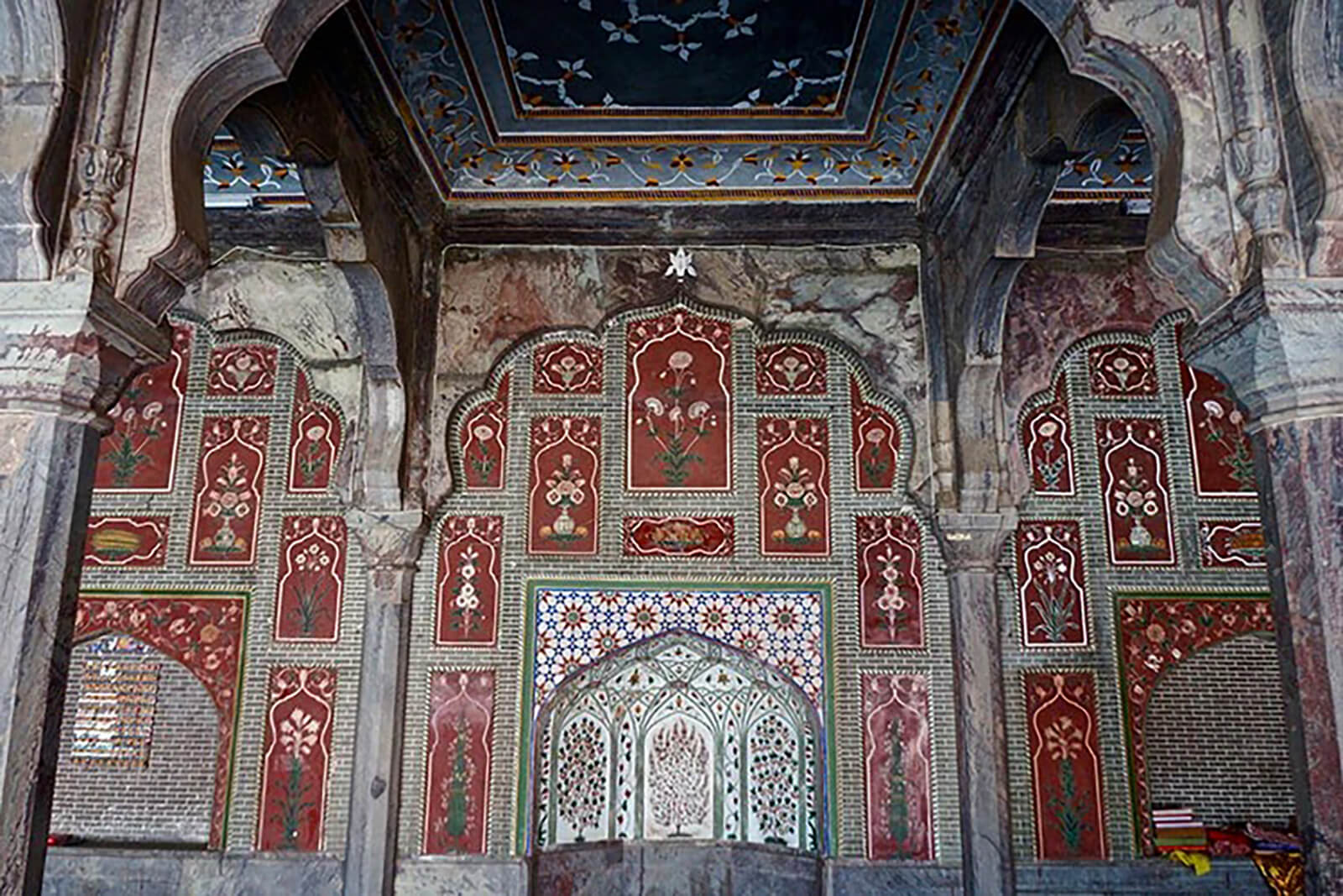 Interior of chiniot shahi masjid
